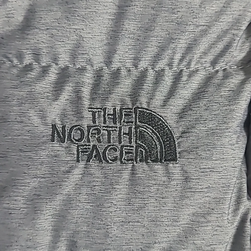 The North Face Women's Gray Puffer Jacket Size SP 550 - Picture 11 of 11